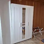 Schoene 120Qm Wohnung Max 5 P, Bahnhofsnaehe, Tv Streaming شقة Büttelborn