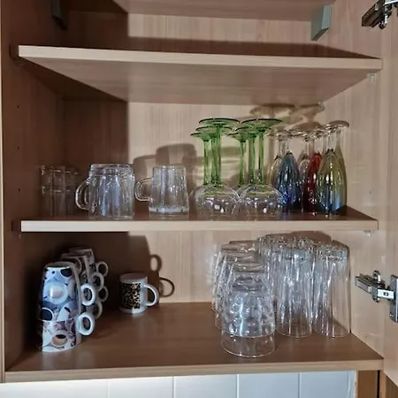 Schoene 120qm Max 5 P, Bahnhofsnaehe, Tv Streaming Apartment Buettelborn