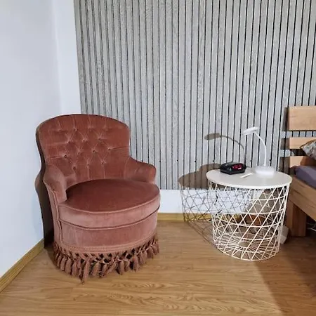 Schoene 120qm Max 5 P, Bahnhofsnaehe, Tv Streaming Appartement *
