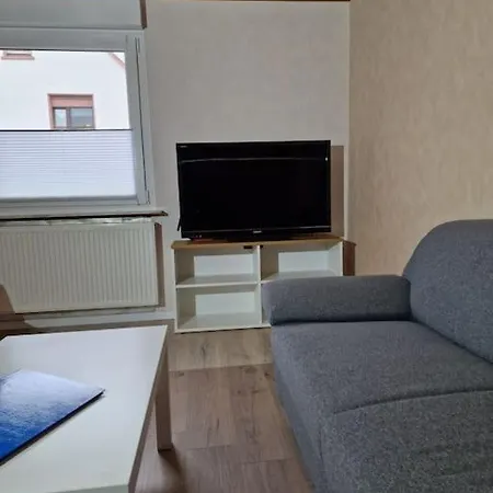 Apartment Schoene 120qm Max 5 P, Bahnhofsnaehe, Tv Streaming Buettelborn