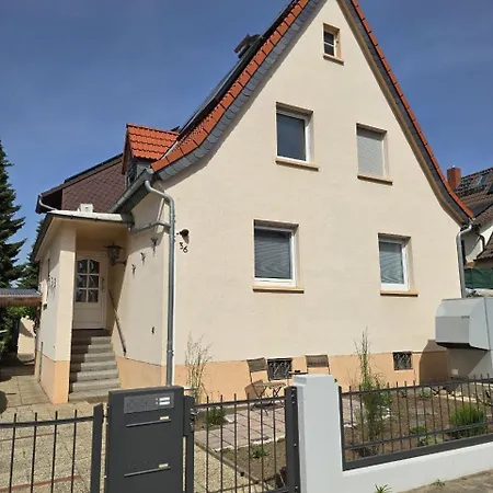 Schoene 120qm Max 5 P, Bahnhofsnaehe, Tv Streaming Apartment Buettelborn